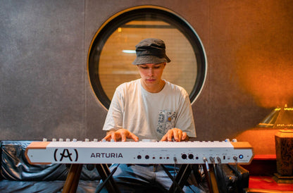 Arturia AstroLab Avant-Garde 61-Key Stage Keyboard